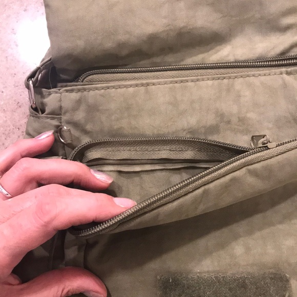 Cross body bag - Picture 5 of 7